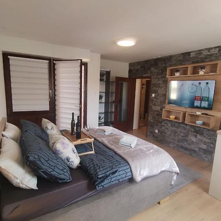 Apartman Anamaria Gospić Exteriér fotografie